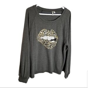 Cato Top Women's Large Leopard Print Lips Pullover Blouse Gray Animal Print
